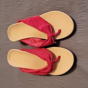 New Vionic Arabella Red Suede Wedge Flip Flops, size 9